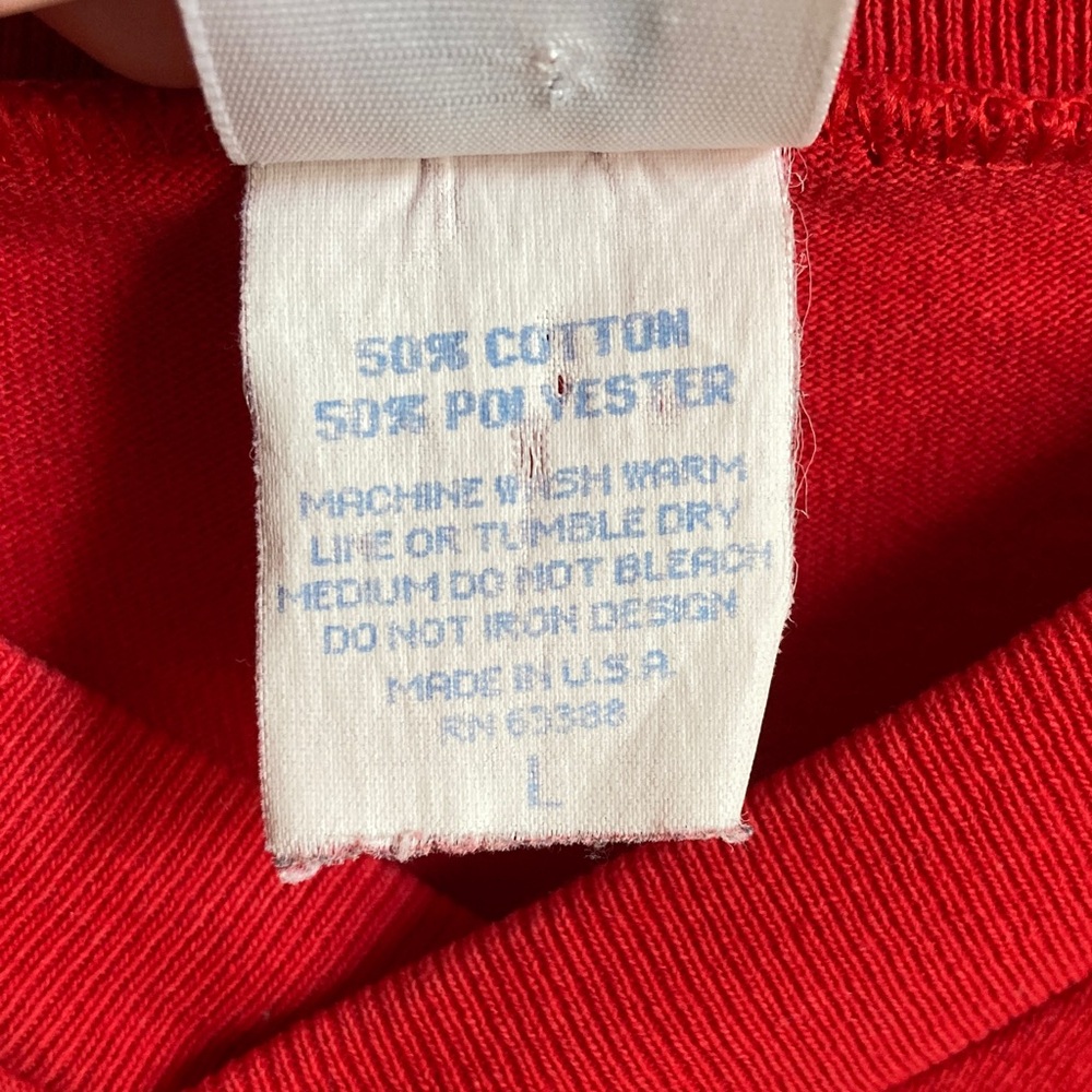 Vintage cropped LOGO 7 Red Chiefs V-Neck Tee - Picture 3 of 4